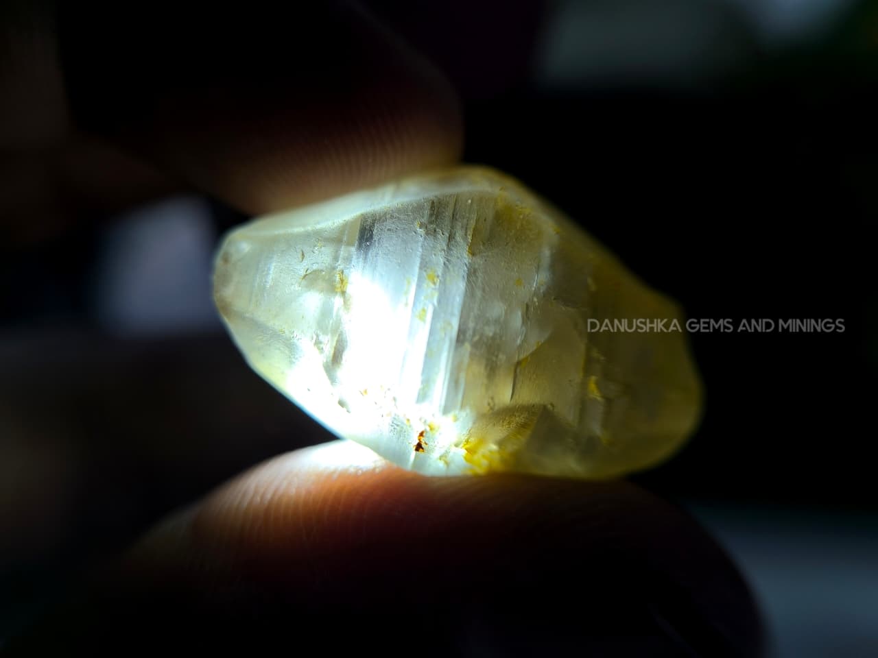 71 ct Ceylon Natural Unheated Sapphire Crystal from Ratnapura Village Around Mining in Sri Lanka - Image 9
