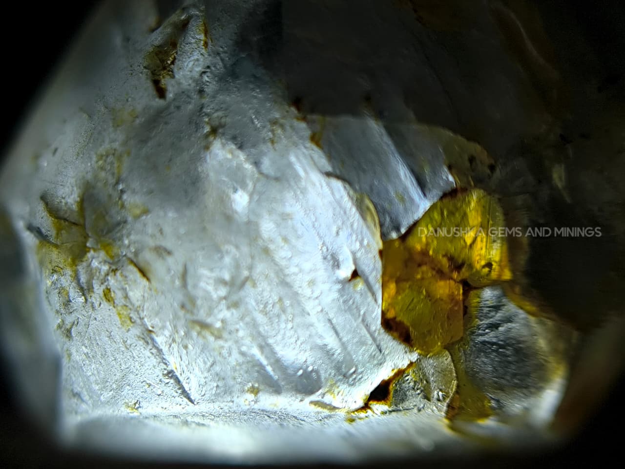 71 ct Ceylon Natural Unheated Sapphire Crystal from Ratnapura Village Around Mining in Sri Lanka - Image 10