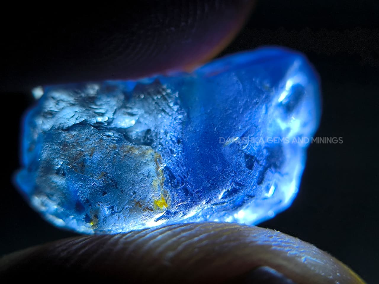 Facet Grade unheated Ceylon blue sapphire rough, 9.68 ct, sourced from Rakwana village around mining in Sri Lanka, with natural surface and internal features.