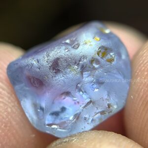 7.02 ct Facet Grade Ceylon Natural Light Violet Sapphire Rough from Watapatha, Sri Lanka – Unheated Alluvial Rough with Pink Zoning