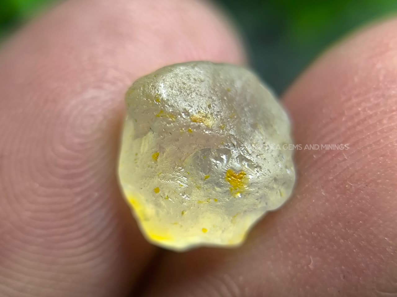 Facet Grade Ceylon Sapphire Geuda Rough