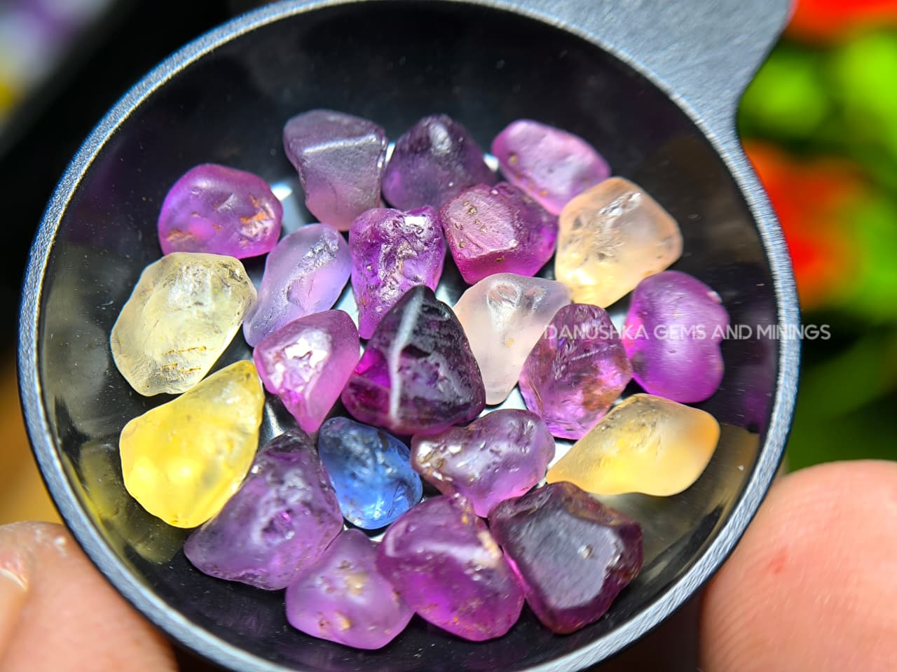 30.70 ct Ceylon Natural Unheated Fancy Sapphire Rough Parcel – 22 Pcs Mixed Color Facet Grade Sapphire Rough from Sri Lanka - Image 5