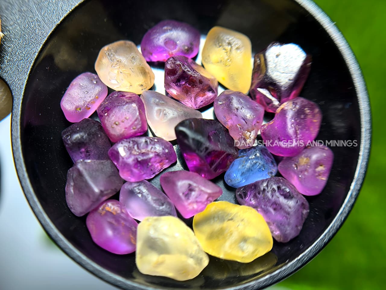 30.70 ct Ceylon Natural Unheated Fancy Sapphire Rough Parcel – 22 Pcs Mixed Color Facet Grade Sapphire Rough from Sri Lanka - Image 6