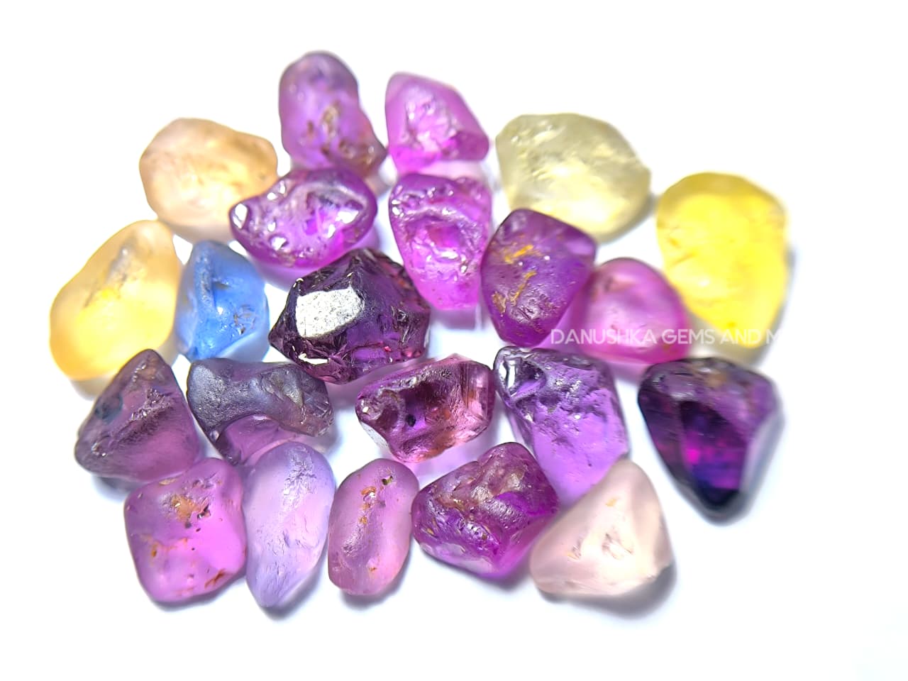 30.70 ct Ceylon Natural Unheated Fancy Sapphire Rough Parcel – 22 Pcs Mixed Color Facet Grade Sapphire Rough from Sri Lanka - Image 7
