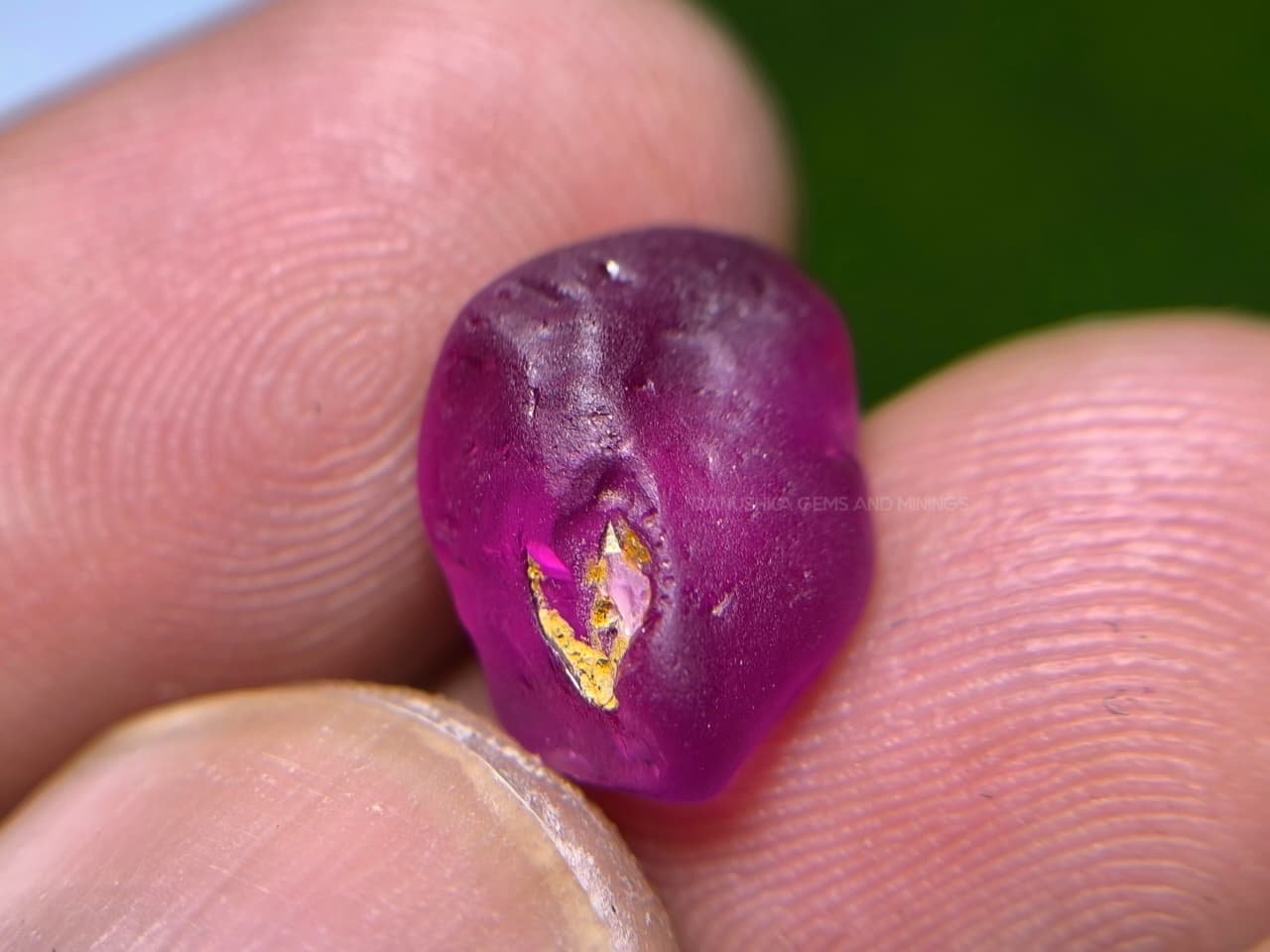 5.45 ct Unheated Ceylon Magenta Pink Sapphire Rough from Digandala, Sri Lanka – Fine Quality Facet Grade Rough - Image 3