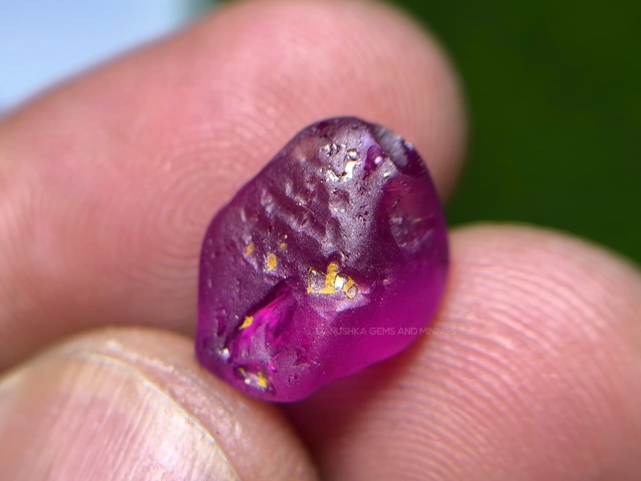 5.45 ct Unheated Ceylon Magenta Pink Sapphire Rough from Digandala, Sri Lanka – Fine Quality Facet Grade Rough - Image 5