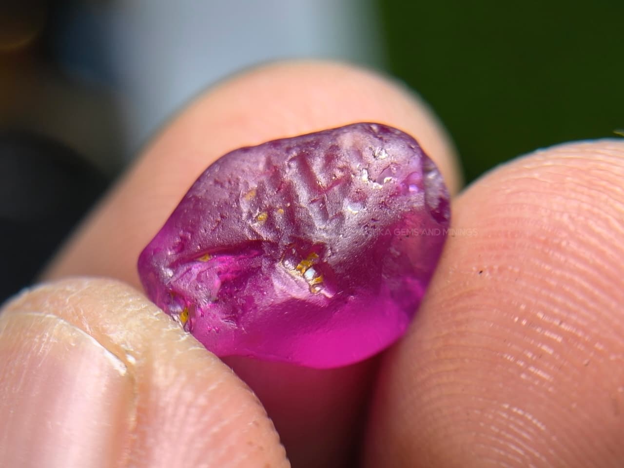 5.45 ct Unheated Ceylon Magenta Pink Sapphire Rough from Digandala, Sri Lanka – Fine Quality Facet Grade Rough - Image 10