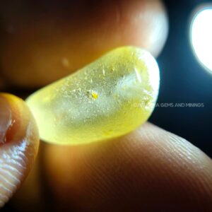 Facet Grade Ceylon Natural Unheated Kowangu Yellow Sapphire Rough – 14.46 ct from Bibilegama, Sri Lanka