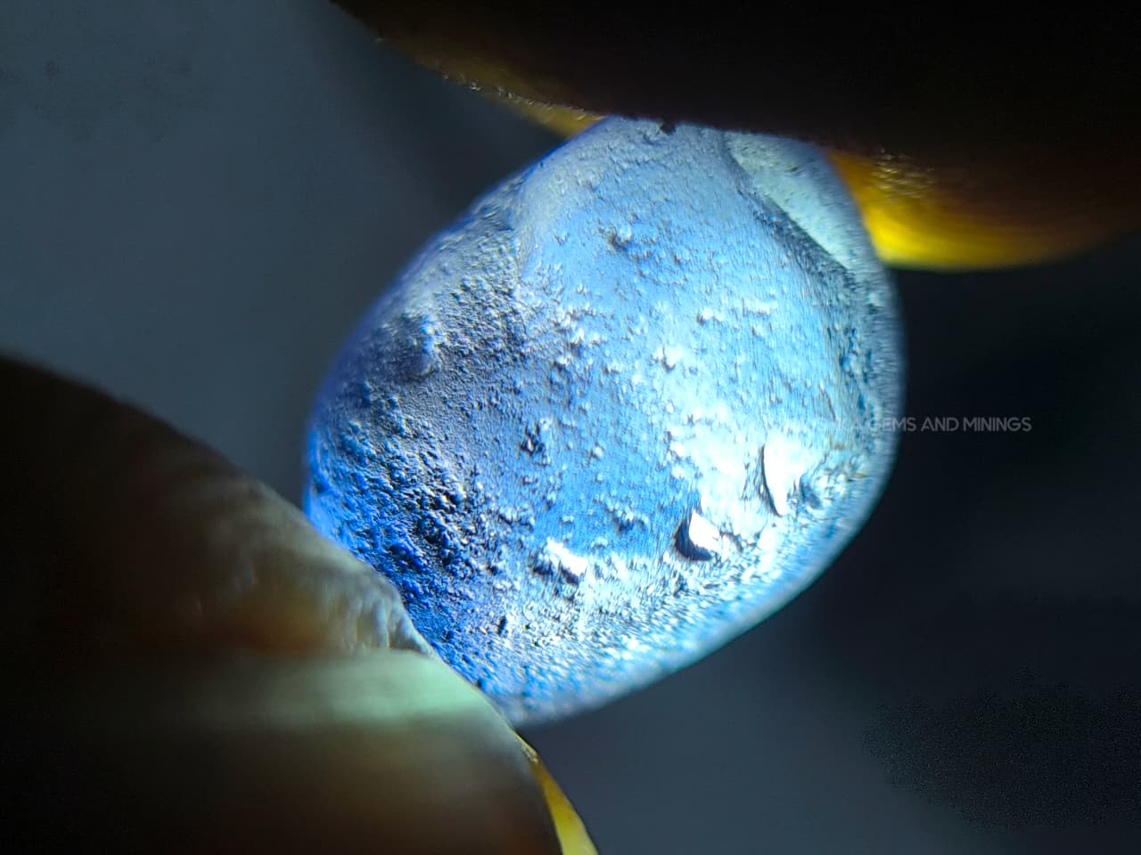 3.53 ct Ceylon Natural Unheated Violetish-Blue Sapphire Rough from Bibilegama, Sri Lanka – Clean Facet Grade Alluvial Rough - Image 7
