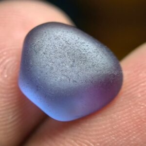 5.60 ct Ceylon Natural Unheated Bi-Color Spinel rough from Pathakada village around mining in Sri Lanka with bluish-violet body color and pink-purple color zone