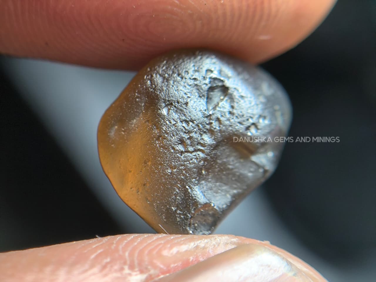8.20 ct Ceylon Golden-Brown Zircon Rough with Salmon-Red Color Shift – Bibilegama Sri Lanka - Image 6