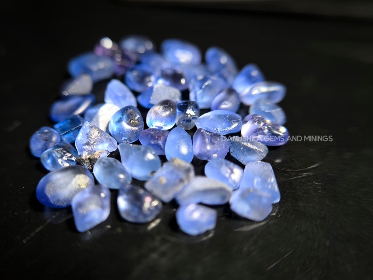 23.30 ct Ceylon Heated Blue Sapphire Rough Parcel – 44 pcs Facet Grade from Pelmadulla, Sri Lanka - Image 2