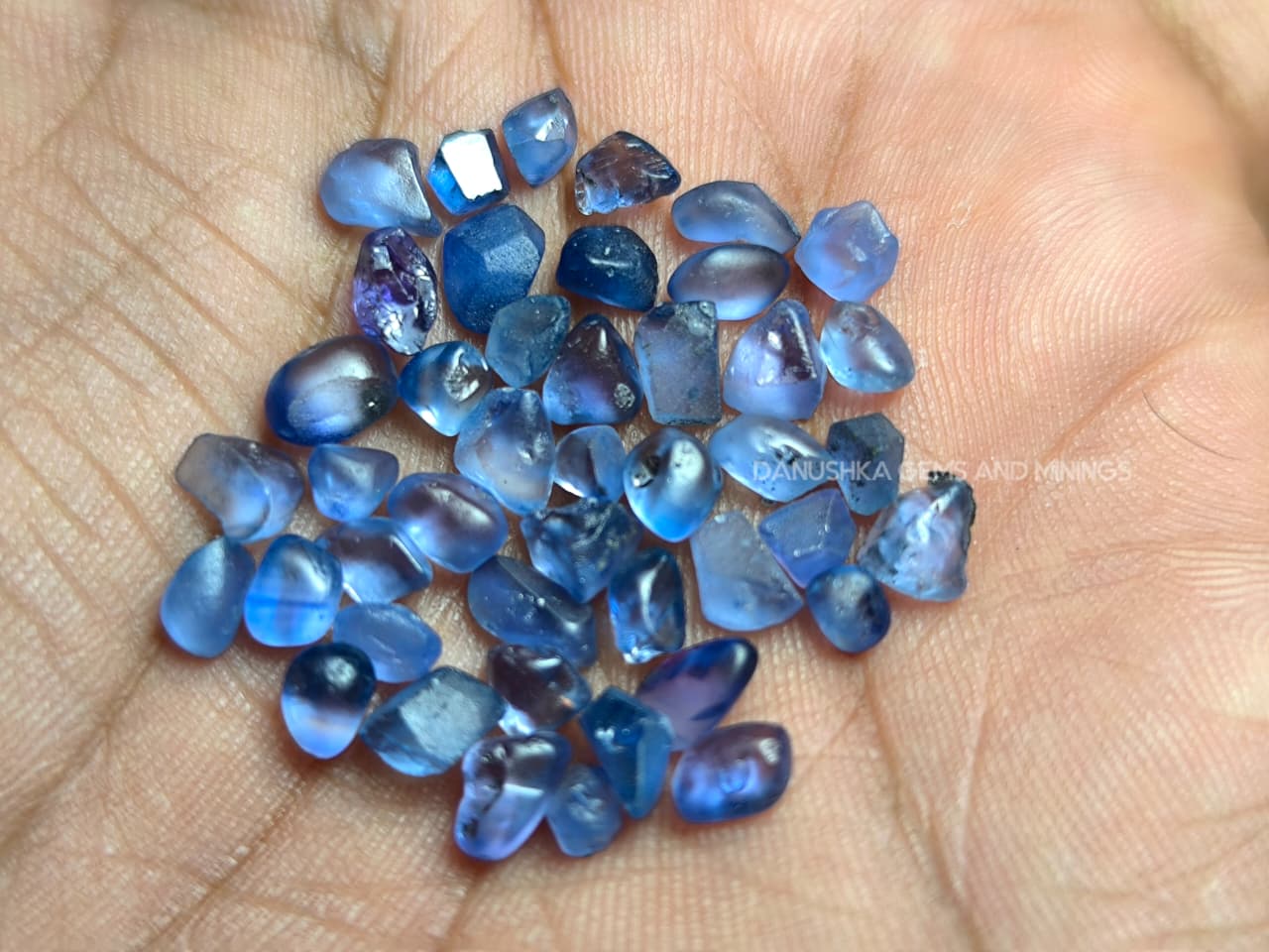 23.30 ct Ceylon Heated Blue Sapphire Rough Parcel – 44 pcs Facet Grade from Pelmadulla, Sri Lanka - Image 3