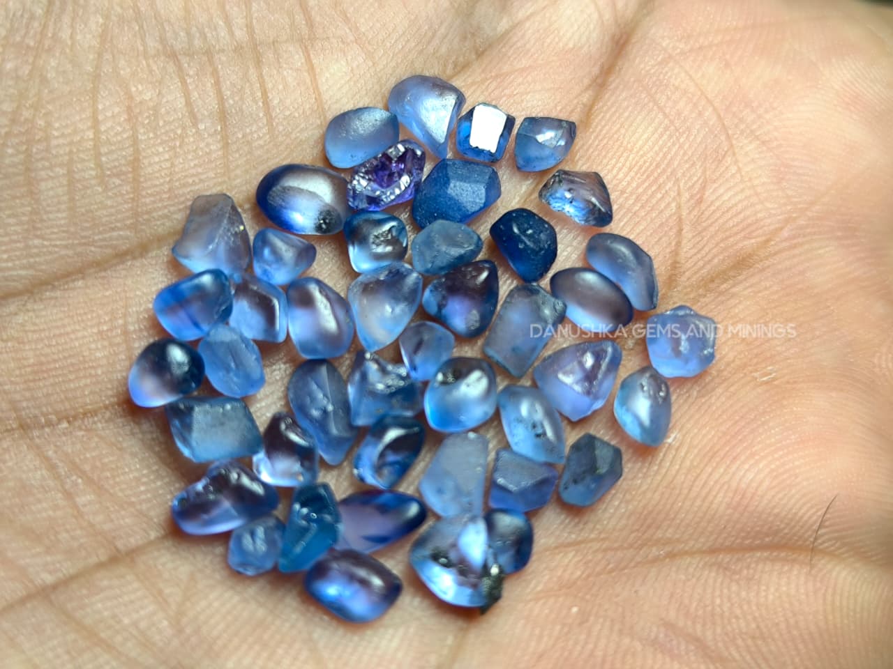 23.30 ct Ceylon Heated Blue Sapphire Rough Parcel – 44 pcs Facet Grade from Pelmadulla, Sri Lanka - Image 4