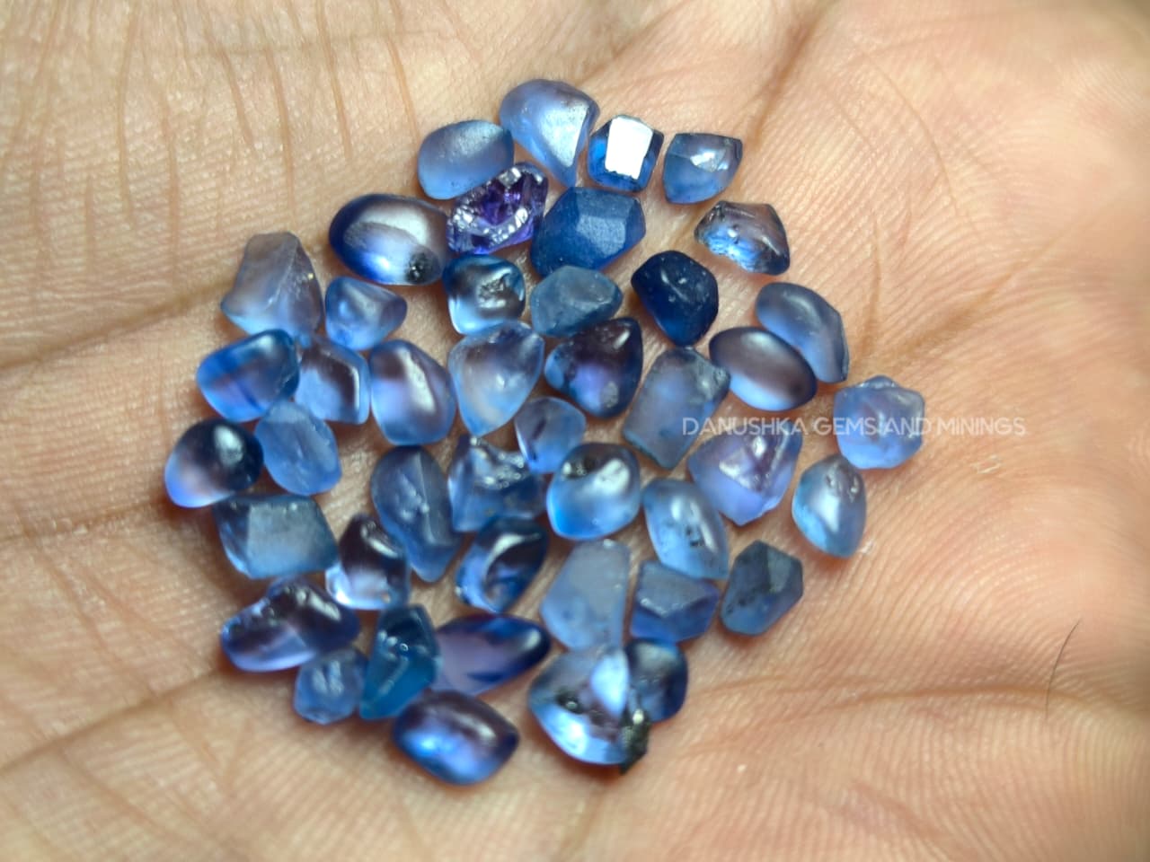 23.30 ct Ceylon Heated Blue Sapphire Rough Parcel – 44 pcs Facet Grade from Pelmadulla, Sri Lanka - Image 6