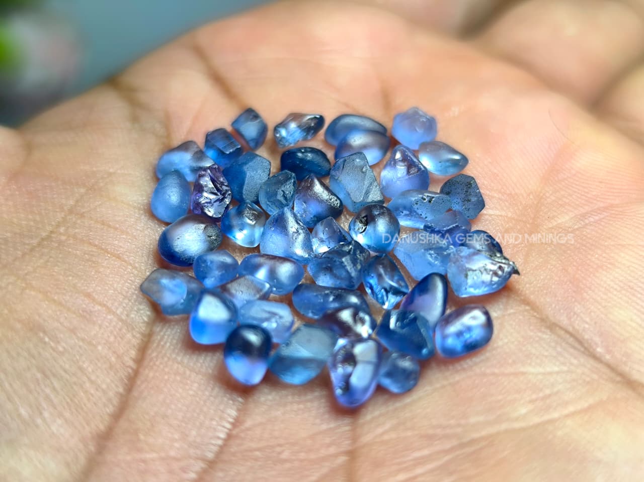 23.30 ct Ceylon Heated Blue Sapphire Rough Parcel – 44 pcs Facet Grade from Pelmadulla, Sri Lanka - Image 7