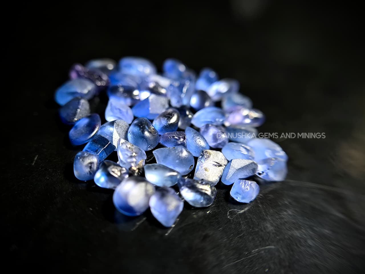 23.30 ct Ceylon Heated Blue Sapphire Rough Parcel – 44 pcs Facet Grade from Pelmadulla, Sri Lanka - Image 9