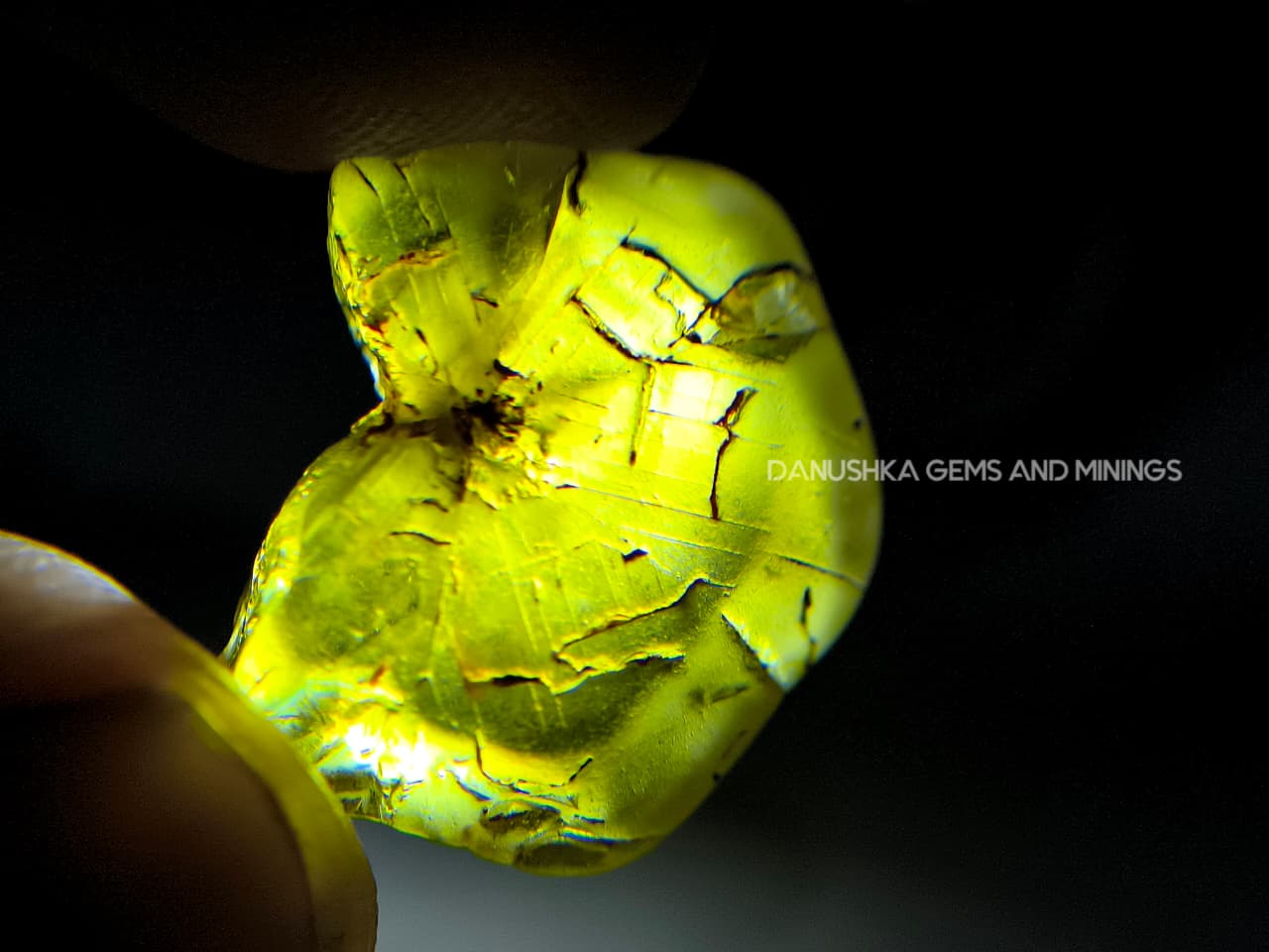 20.70 ct Ceylon Natural Unheated Yellowish-Green Chrysoberyl Crystal from Embilipitiya, Sri Lanka - Image 4
