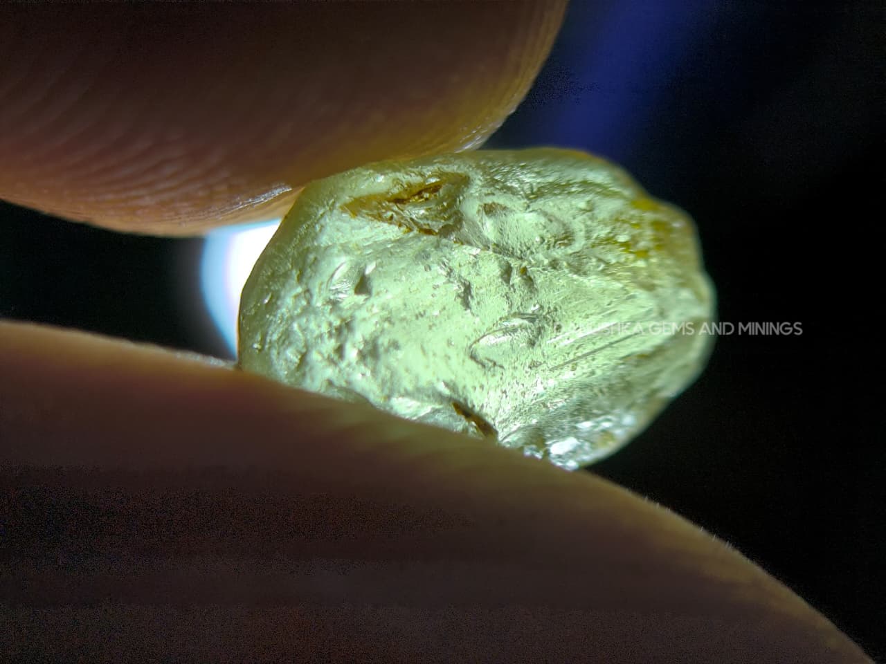 42.95 ct Natural Chrysoberyl Rough Parcel – 14 Facet-Grade Green and Yellow-Green Pieces from Sri Lanka and Madagascar - Image 14