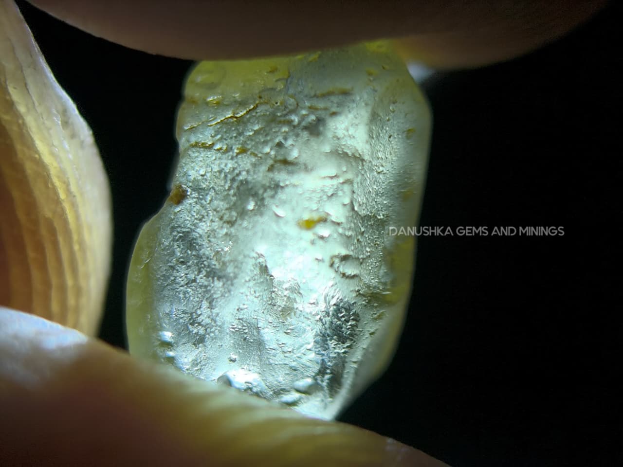 42.95 ct Natural Chrysoberyl Rough Parcel – 14 Facet-Grade Green and Yellow-Green Pieces from Sri Lanka and Madagascar - Image 8