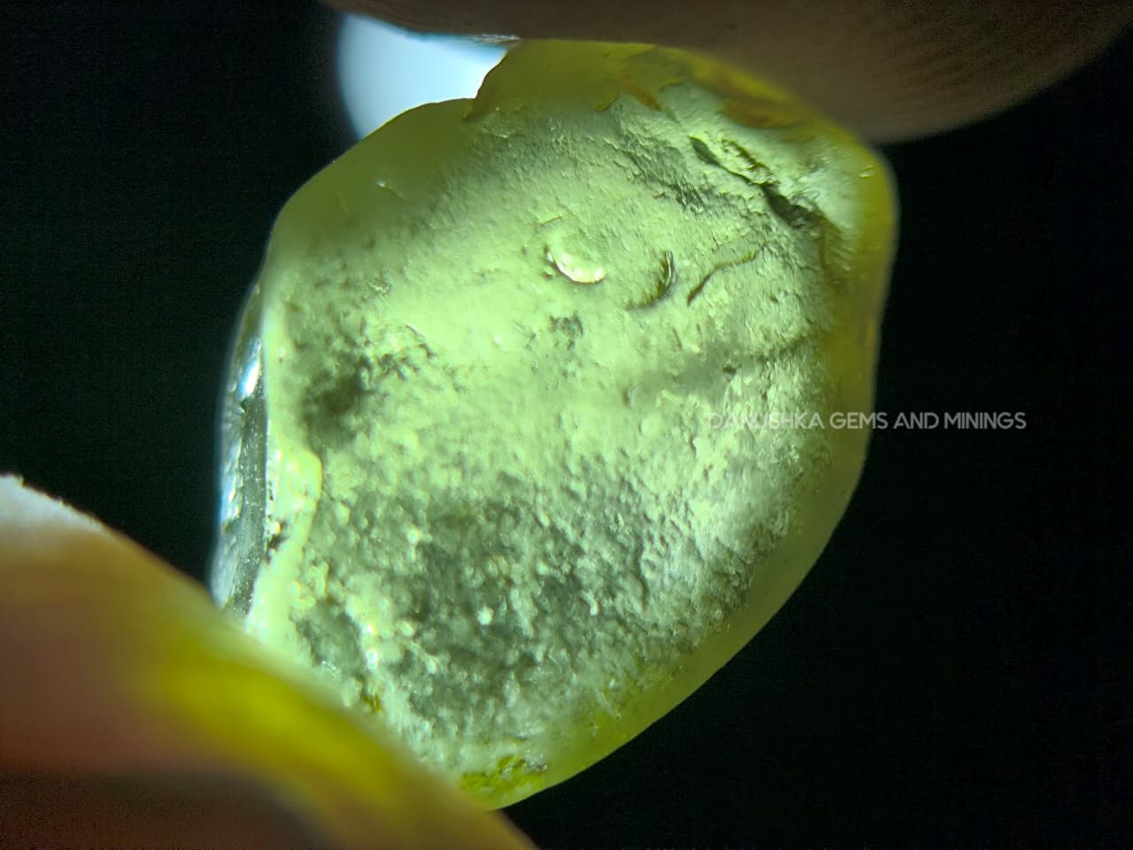 42.95 ct Natural Chrysoberyl Rough Parcel – 14 Facet-Grade Green and Yellow-Green Pieces from Sri Lanka and Madagascar - Image 9