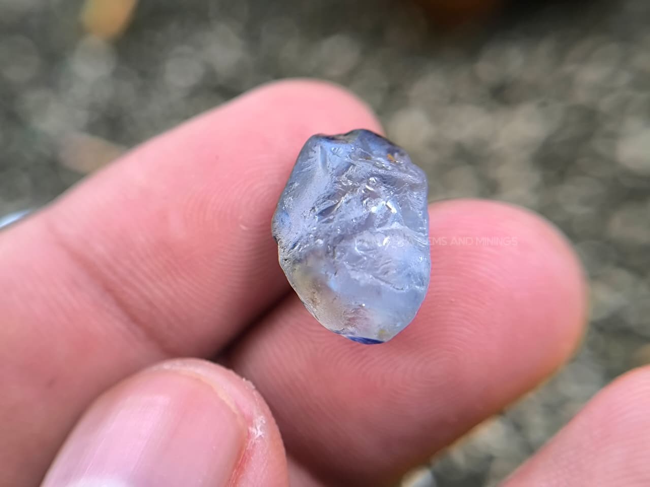 13.00 ct Ceylon Geuda Sapphire Rough – Unheated Facet Grade Heating Potential from Ratnapura, Sri Lanka - Image 3