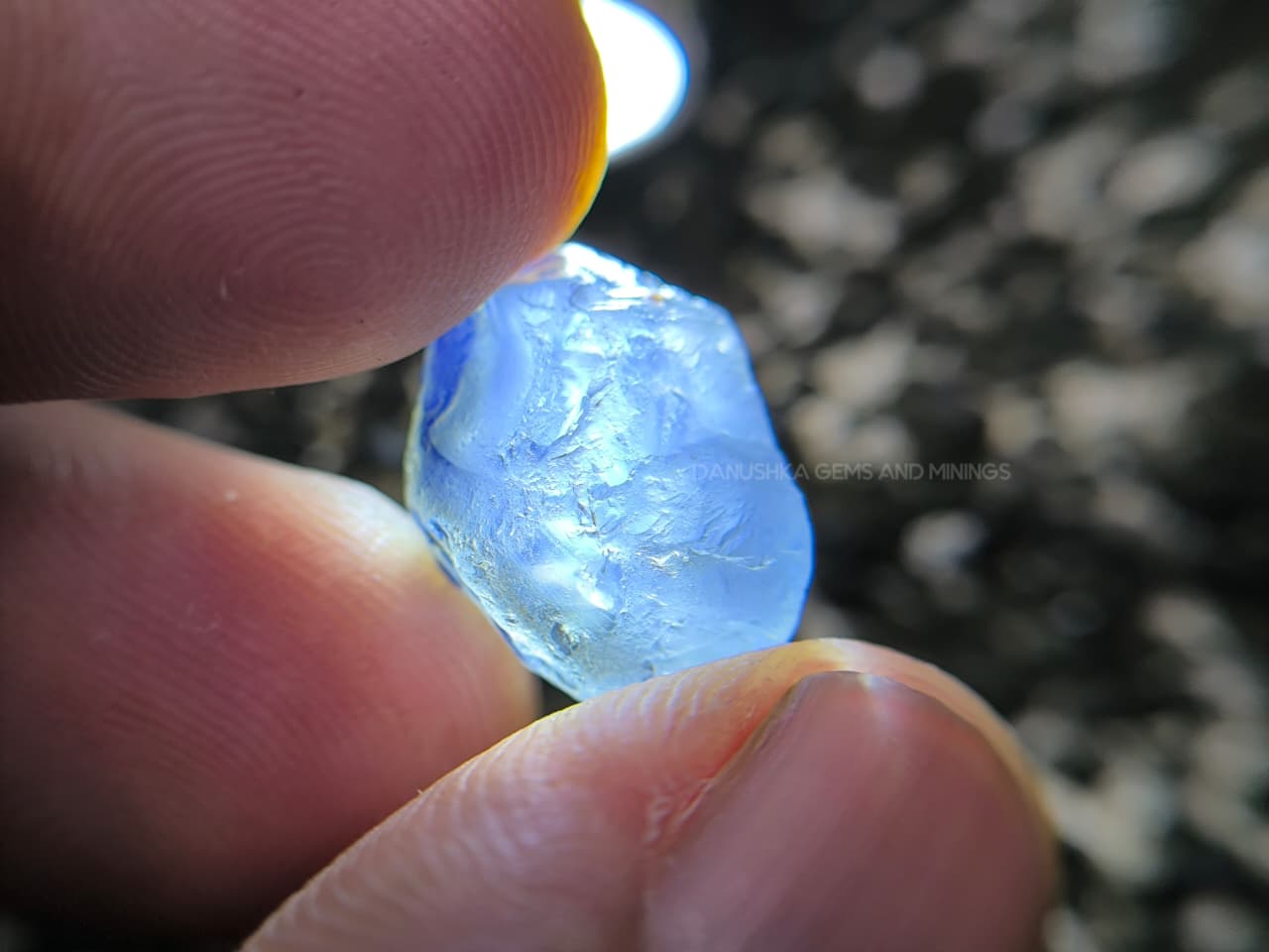 13.00 ct Ceylon Geuda Sapphire Rough – Unheated Facet Grade Heating Potential from Ratnapura, Sri Lanka - Image 8