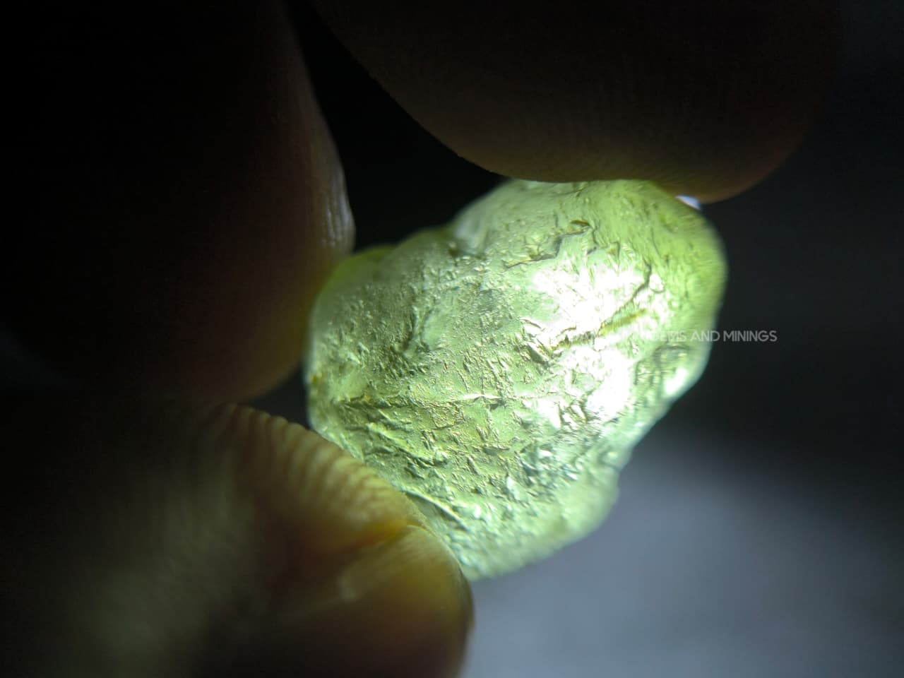 15.80 ct Ceylon Natural Unheated Mint Green Tourmaline Rough from Kolonna, Sri Lanka – Facet Grade - Image 9