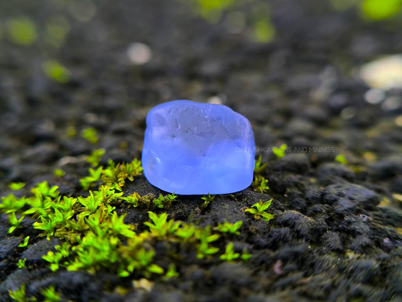 4.00 ct Natural Ceylon Blue Sapphire Rough – Unheated Cushion Potential from Kahawatta, Sri Lanka