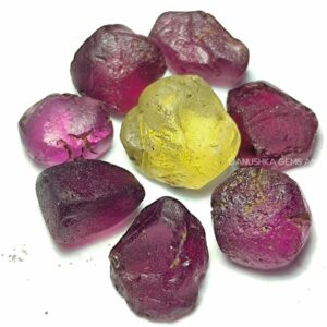 45.42 ct Ceylon Rhodolite Garnet & Traditional Heat-Treated Yellow Zircon Rough Collection – Elahera Sri Lanka