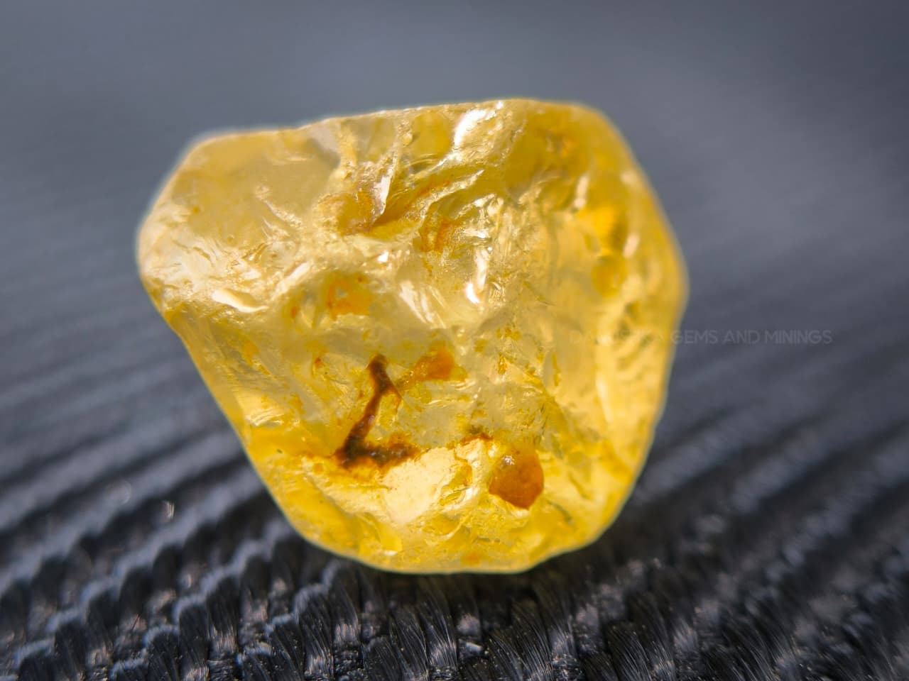 9.10 ct Natural Unheated Ceylon Yellow Sapphire Rough – Facet Grade Marapana Sri Lanka - Image 3