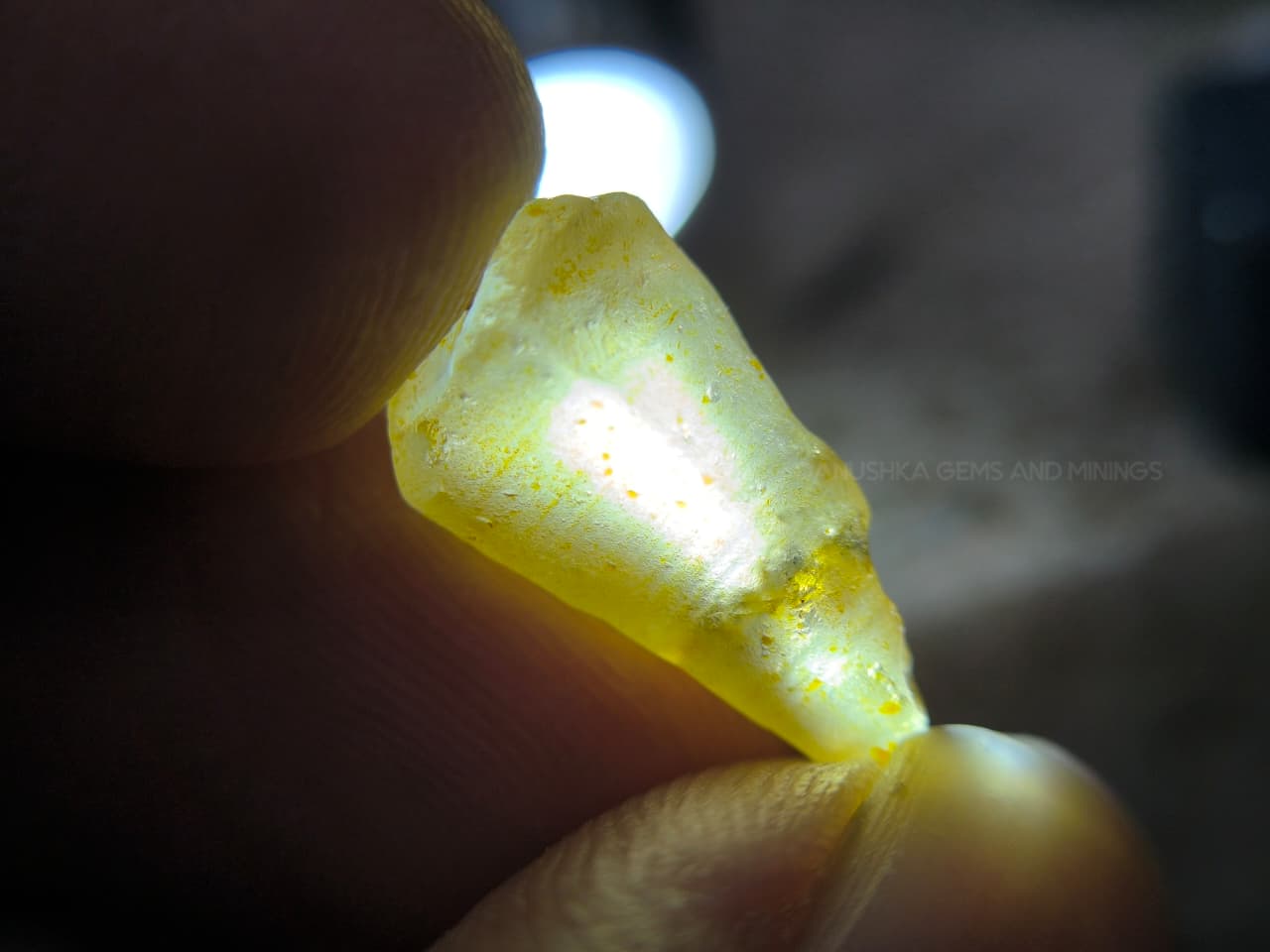 9.10 ct Natural Unheated Ceylon Yellow Sapphire Rough – Facet Grade Marapana Sri Lanka - Image 9