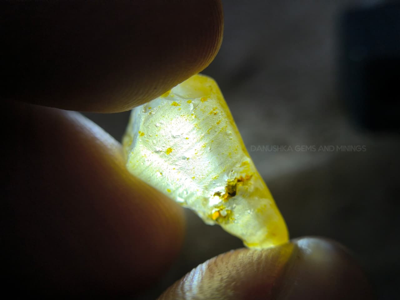 9.10 ct Natural Unheated Ceylon Yellow Sapphire Rough – Facet Grade Marapana Sri Lanka - Image 10