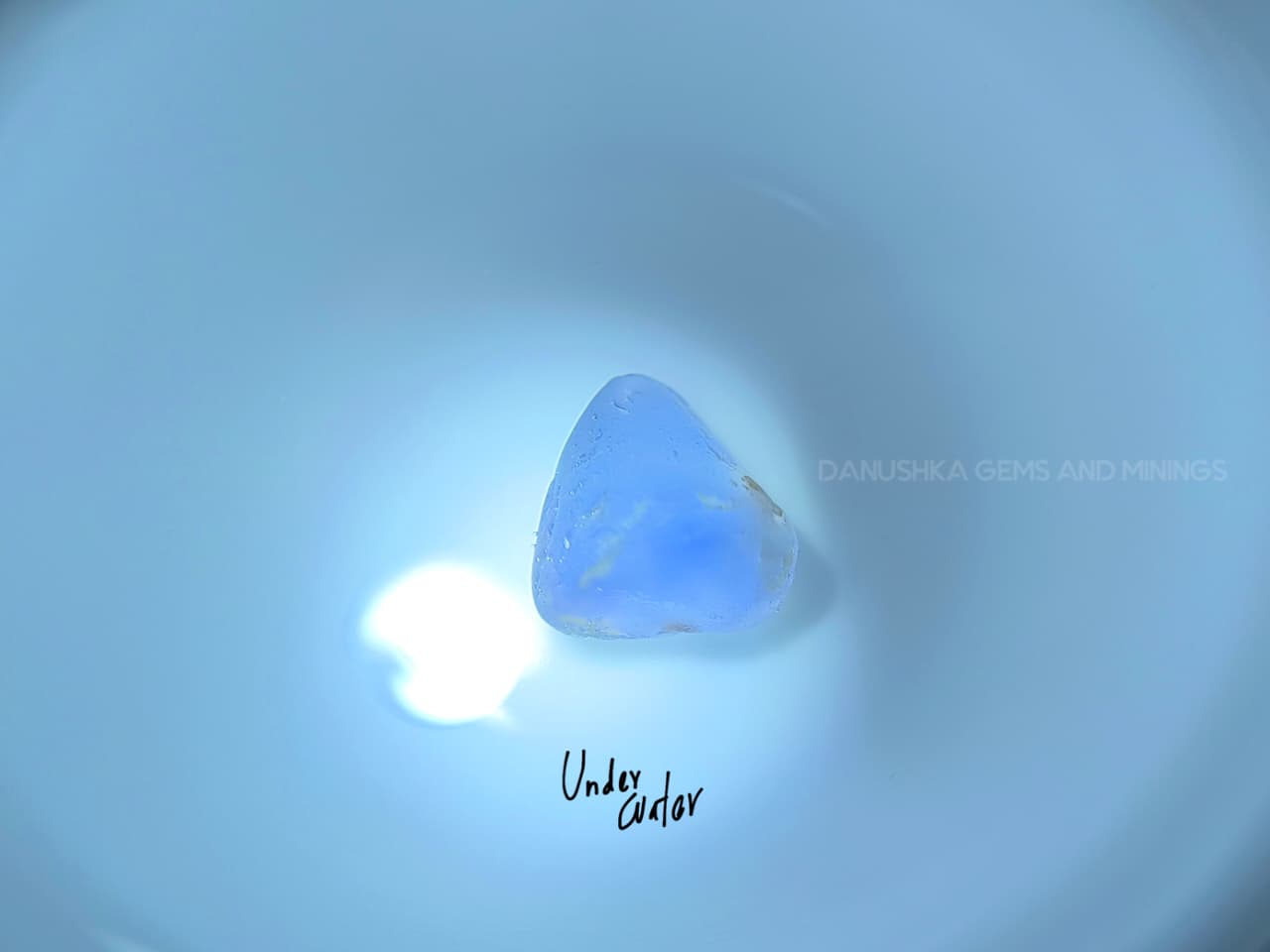 9.88 ct Ceylon Blue Sapphire Young Geuda Rough – Unheated Facet Grade from Endana, Sri Lanka - Image 18